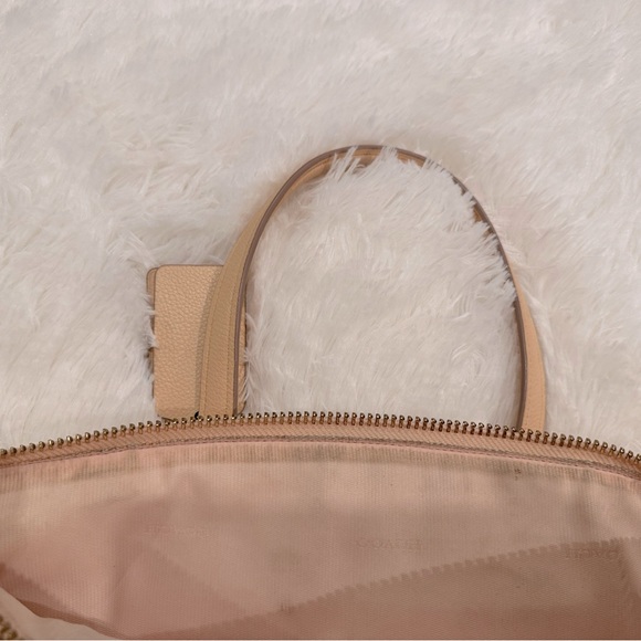 Coach leather handbag with chain detail - Picture 6 of 6